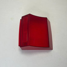 Carica l'immagine nel visualizzatore di Gallery, TRASPARENTE FARO FANALINO POSTERIORE VESPA T5 232774
