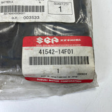 Carica l'immagine nel visualizzatore di Gallery, COPERCHIO BATTERIA NUOVO ORIG. SUZUKI 41542-14F01