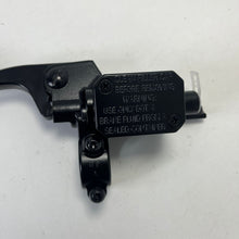 Carica l'immagine nel visualizzatore di Gallery, POMPA FRENO ORIGINALE PIAGGIO MP3 CM290508