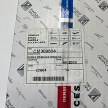 Carica l'immagine nel visualizzatore di Gallery, POMPA FRENO ORIGINALE PIAGGIO BEVERLY SX USATA CM089804