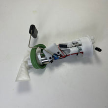 Carica l'immagine nel visualizzatore di Gallery, POMPA INIEZIONE SERBATOIO BENZINA PIAGGIO BEVERLY 1R000538