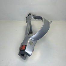 Carica l&#39;immagine nel visualizzatore di Gallery, COPRIFARO COPERCHIO POSTERIORE MANUBRIO USATO BEVERLY TOURER 59941300EU