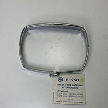 Carica l&#39;immagine nel visualizzatore di Gallery, CORNICE GHIERA CROMATA FARO VESPA 50 SPECIAL/ELESTART V5A2/V5A3