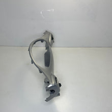 Carica l&#39;immagine nel visualizzatore di Gallery, COPRIFARO COPERCHIO POSTERIORE MANUBRIO USATO LIBERTY DAL 1997 AL 2005 580978000D