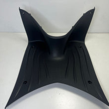 Carica l&#39;immagine nel visualizzatore di Gallery, SOTTO PEDANA LIBERTY NUOVO