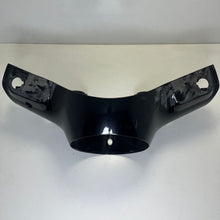 Carica l&#39;immagine nel visualizzatore di Gallery, COPRIFARO COPERCHIO ANTERIORE MANUBRIO USATO VESPA LX DAL 2005 AL 2014 65293500ND