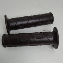 Carica l&#39;immagine nel visualizzatore di Gallery, Coppia Manopole Marrone 100039M000 Vespa ET2/ET4 Liberty 50/125/150