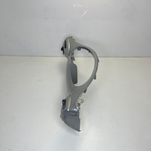 Carica l&#39;immagine nel visualizzatore di Gallery, COPRIFARO COPERCHIO POSTERIORE MANUBRIO USATO LIBERTY DAL 1997 AL 2005 580978000D