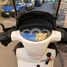 Carica l&#39;immagine nel visualizzatore di Gallery, APRILIA SCARABEO 200 LIGHT USATO