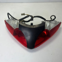 Carica l'immagine nel visualizzatore di Gallery, FARO POSTERIORE SPORTCITY USATO AP8127564