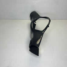 Carica l&#39;immagine nel visualizzatore di Gallery, COPRIFARO COPERCHIO POSTERIORE MANUBRIO USATO VESPA LX DAL 2005 AL 2014 65293400NA