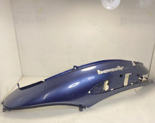 Carica l&#39;immagine nel visualizzatore di Gallery, Scocca Fianchetto Posteriore Sinistro Usato Piaggio Beverly 200 250 CM02460100D9