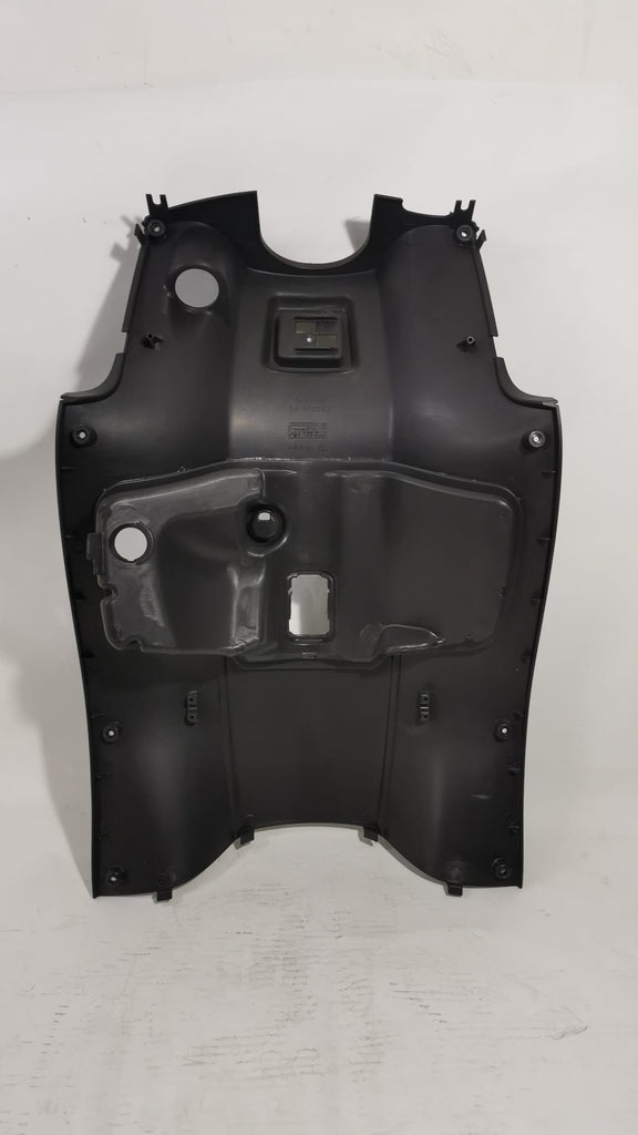 * CARENA RETROSCUDO APRILIA  SPORTCITY / CUBE 125 200 250 CONTROSCUDO AP8184258