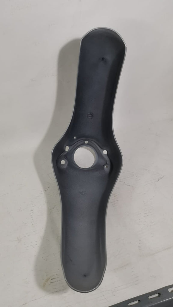 * PARAFANGO ANTERIORE FACO APRILIA SCARABEO 50 GRIGIO ABSOLUTE AP8226461